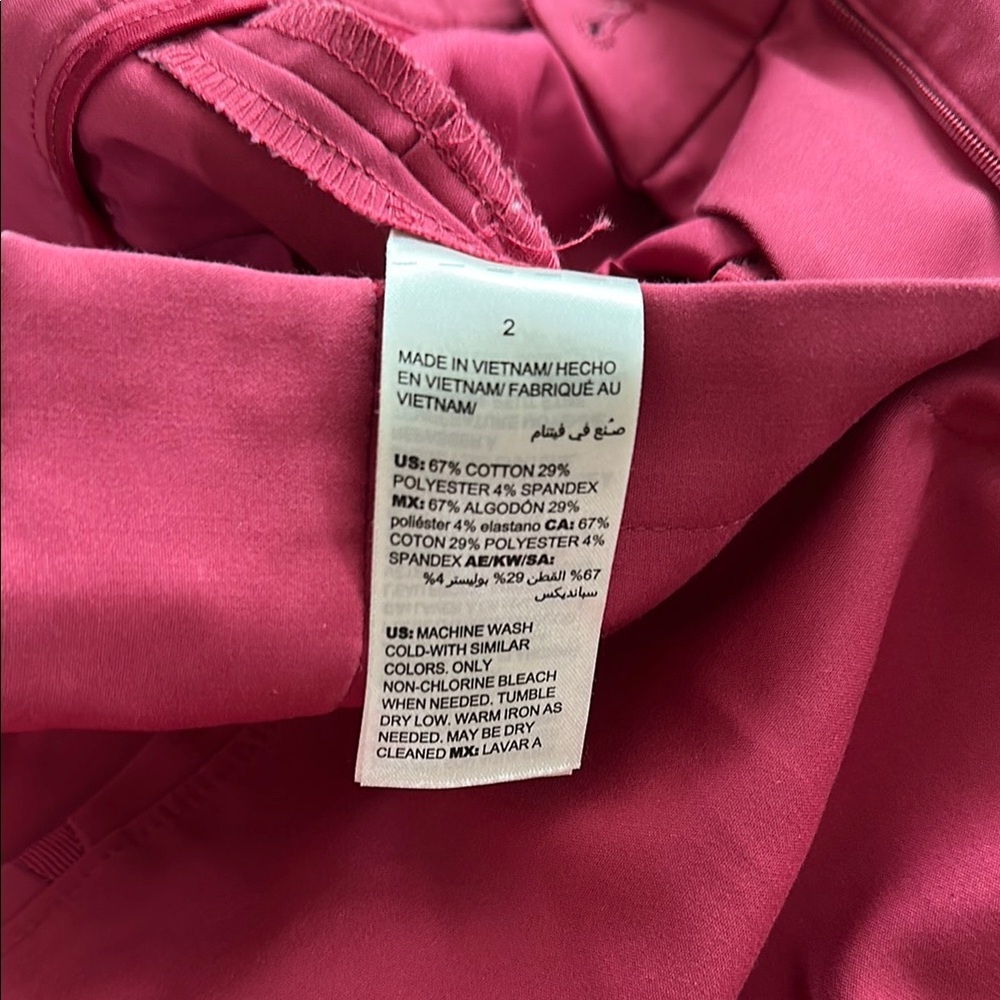 White House Black Market Women's Pink Shorts - Picture 4 of 4